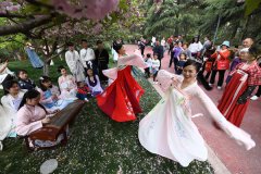 中国掀起“汉服”热 为何越来越多年