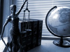 也是法律的捍卫者、守护者