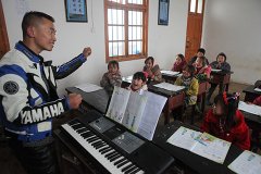 中國福利基金會“資教工程”，給山